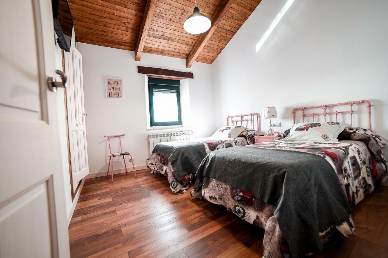 Hostal La Huerta Del Duero Villamarciel Exterior foto
