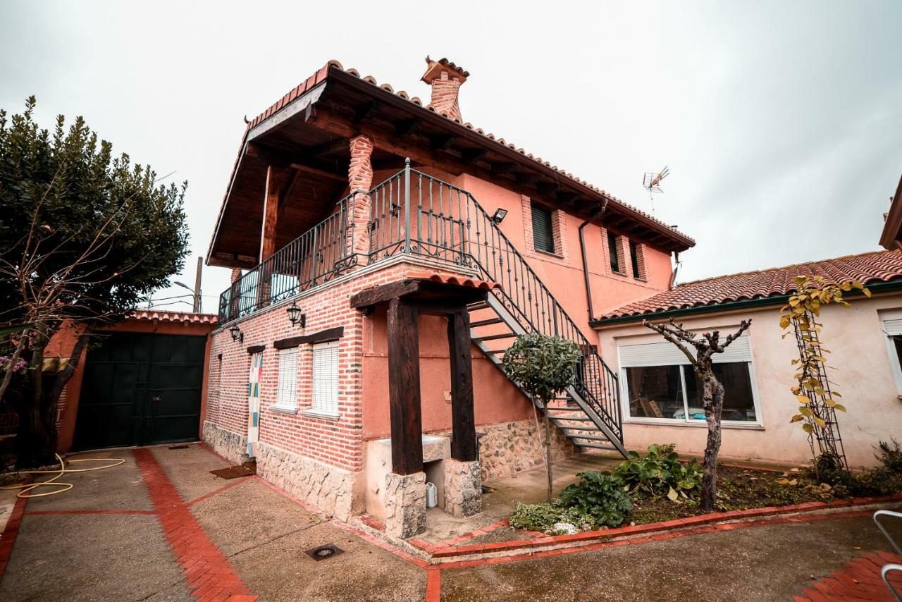 Hostal La Huerta Del Duero Villamarciel Exterior foto