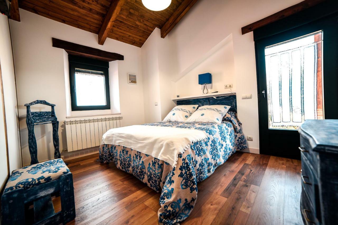 Hostal La Huerta Del Duero Villamarciel Exterior foto